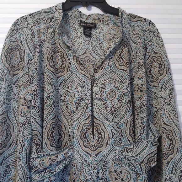 Lane Bryant long sleeve blouse in Size(22-24) - Picture 3 of 8